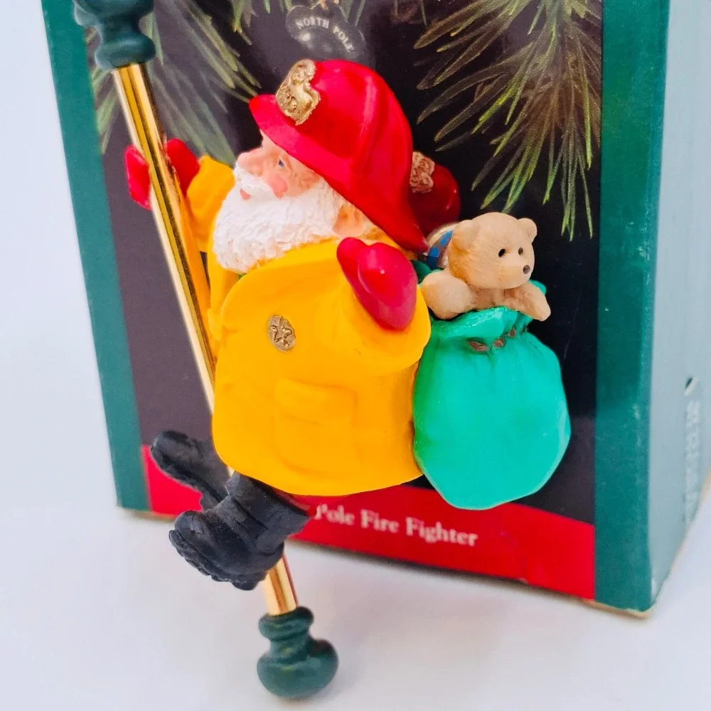 Hallmark Keepsake Ornament 1992 North Pole Fire Fighter Santa Claus Fireman Box